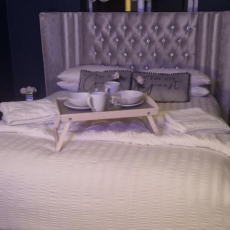 Lenox Bed And Breakfast Hale  Bagian luar foto