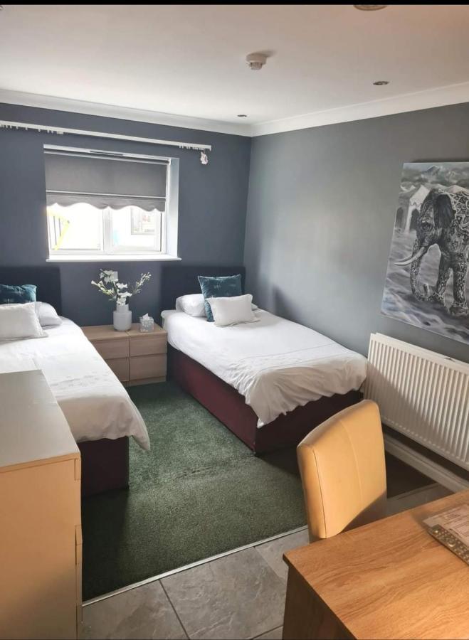 Lenox Bed And Breakfast Hale  Bagian luar foto